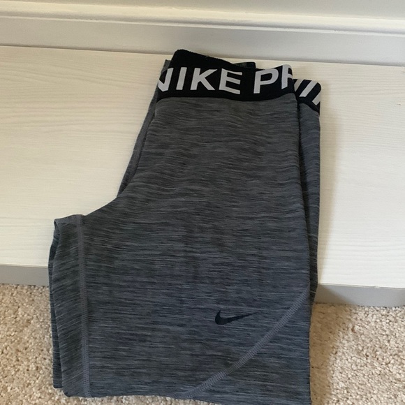 Nike Women's Pro Crop Tights Sz LG - Picture 4 of 6